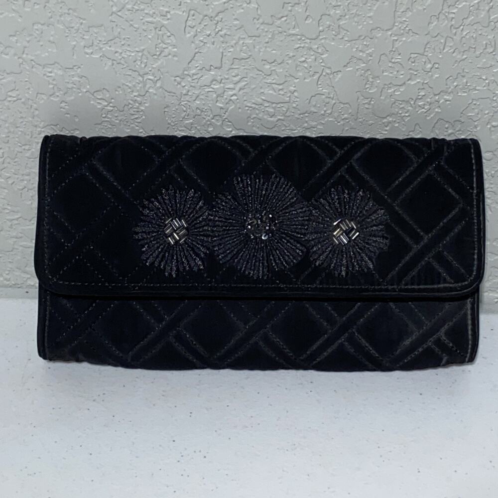 Vera Bradley Celebration Clutch Classic Midnight Blossom Black Quilted Chain Bag